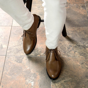 DapperFam Vivace in Brown Men's Italian Leather Chukka in #color_