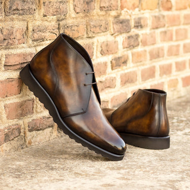 DapperFam Vivace in Tobacco Men's Hand-Painted Patina Chukka in #color_